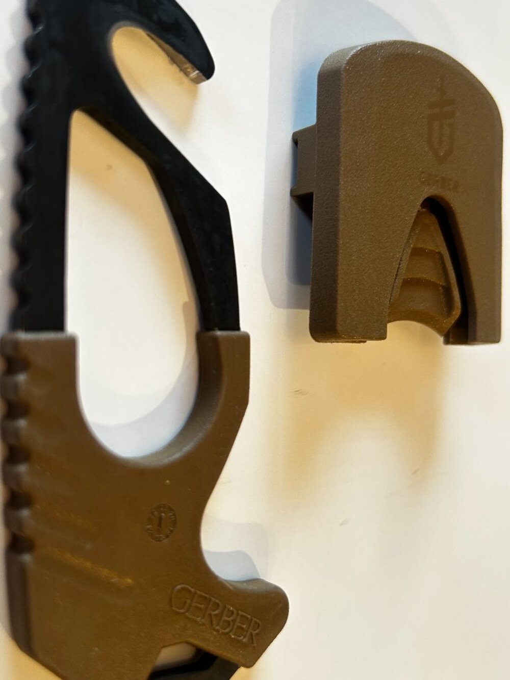 Gerber Emergency Strap Cutter Rescue Tool. - Picture 3 of 4